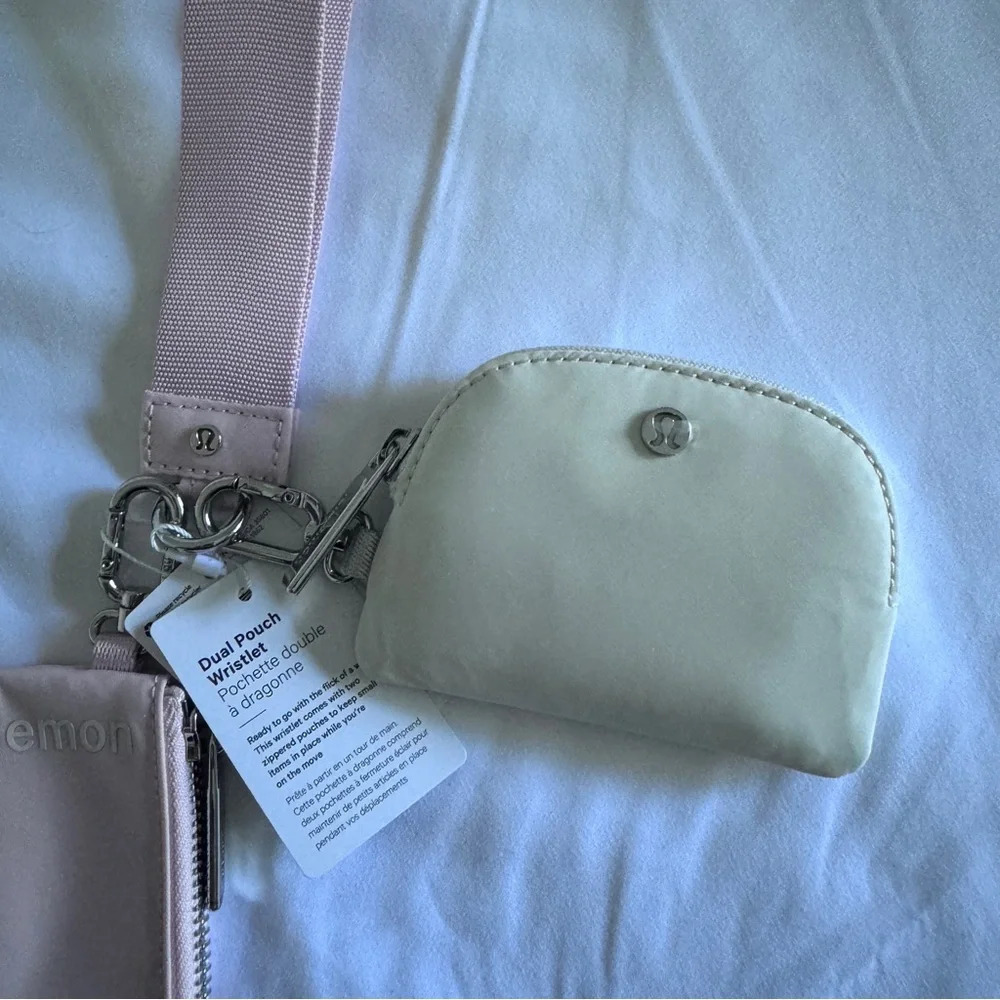 58🆕🩷 LAST ONE Lululemon Dual Pouch Wristlet - Flush Pink / Bone - Picture 3 of 7